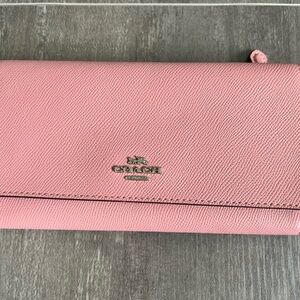 Pink wallet, NWOT.